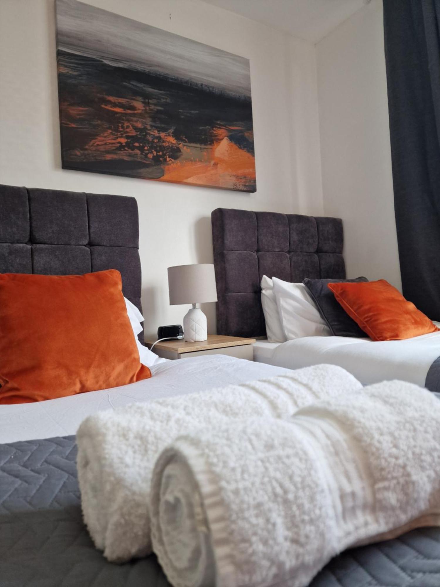 Modern 4-Bed House With Garden & Parking Villa Coventry Exterior foto